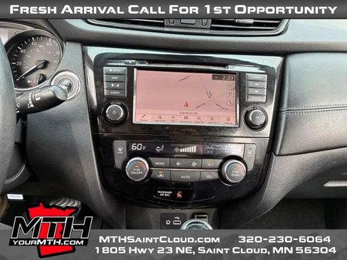 Used 2020 Nissan Rogue SL AWD/4WD image 12