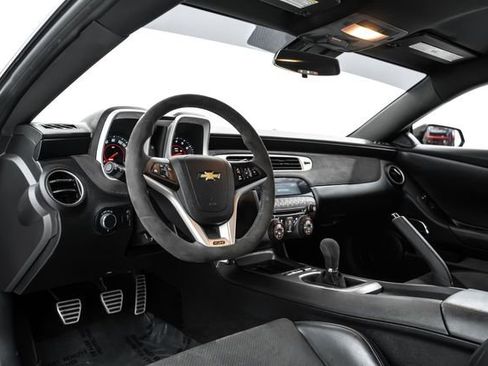 Used 2015 Chevrolet Camaro Z/28 image 22