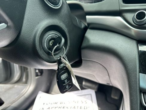 Used 2019 Hyundai Elantra SE w/ Cargo Package image 28