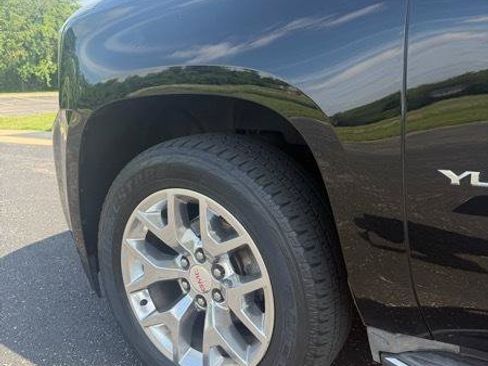 Used 2016 GMC Yukon SLT w/ HD Trailering Package AWD/4WD image 3