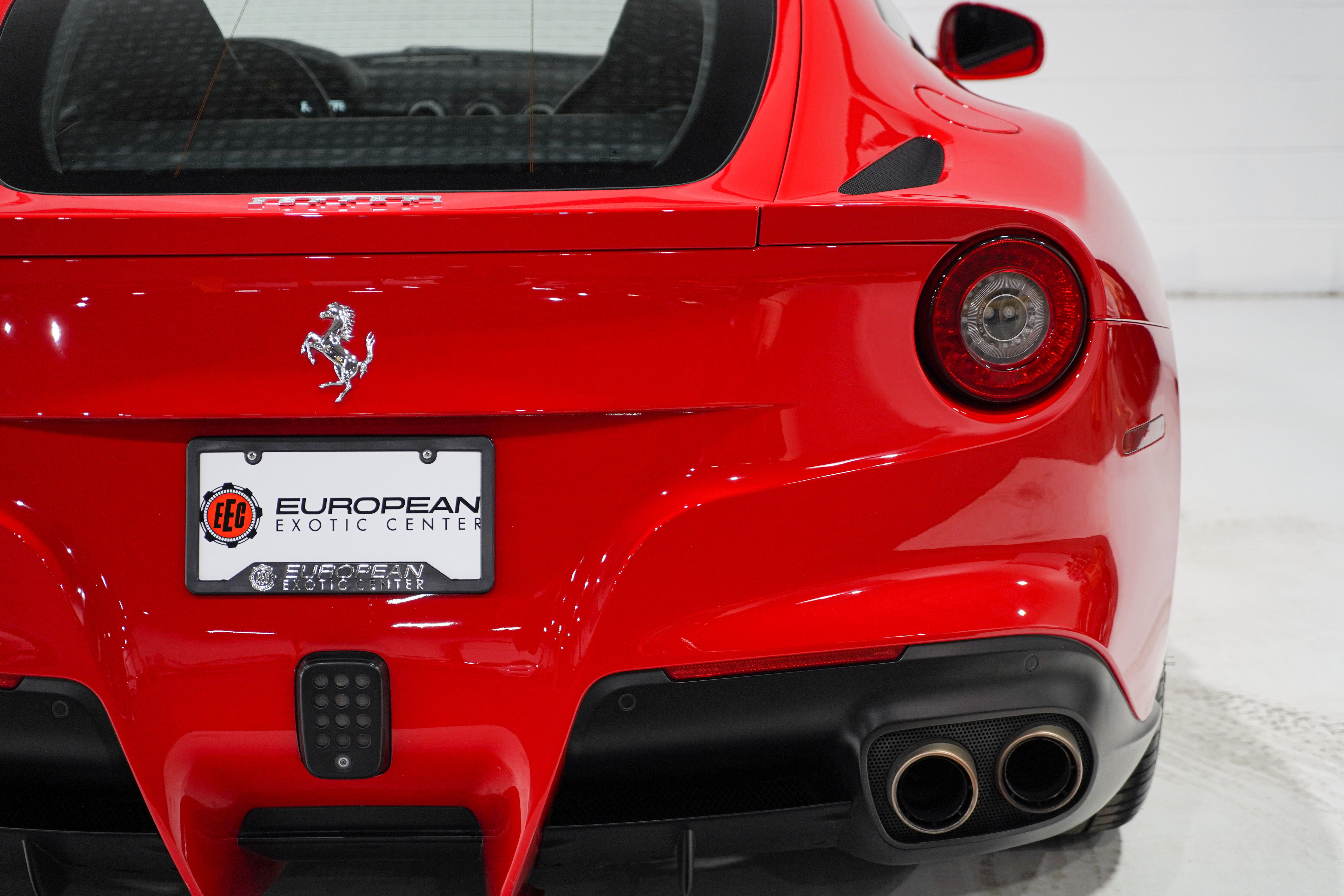 Used 2015 Ferrari F12 Berlinetta RWD image 35