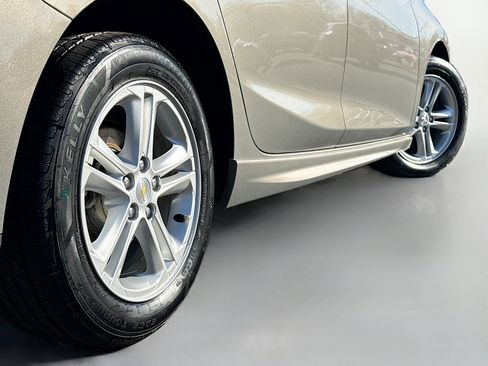 Used 2017 Chevrolet Cruze LT w/ RS Package FWD image 15