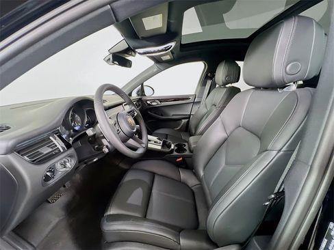 New 2026 Porsche Macan image 5