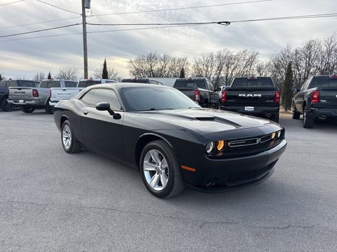 Used 2023 Dodge Challenger SXT image 1