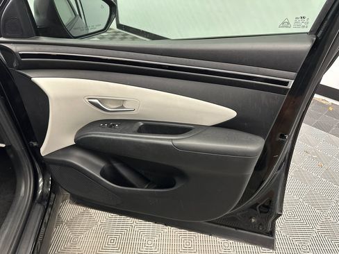 Used 2023 Hyundai Tucson SE FWD image 14