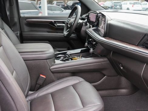 Used 2025 Chevrolet Tahoe LT image 18