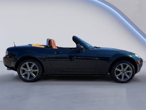Used 2007 MAZDA MX-5 Miata Grand Touring w/ Premium Pkg image 2