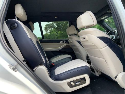Used 2020 BMW X7 M50i image 17