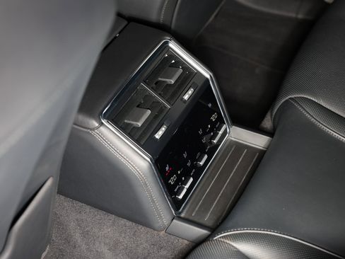 Used 2021 Porsche Panamera Turbo S w/ Assistance Package image 31