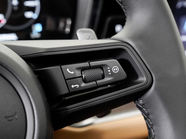 Certified 2026 Porsche Cayenne AWD/4WD image 15