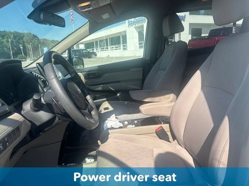 Used 2022 Honda Odyssey EX image 14