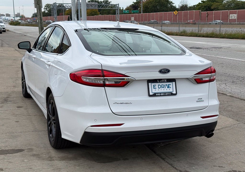 Used 2019 Ford Fusion SE FWD image 9