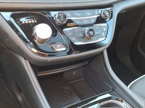 New 2026 Chrysler Pacifica Limited w/ S Appearance Package image 18