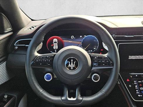 Used 2024 Maserati Grecale Trofeo AWD/4WD image 19