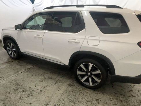 Used 2023 Honda Pilot Touring image 11