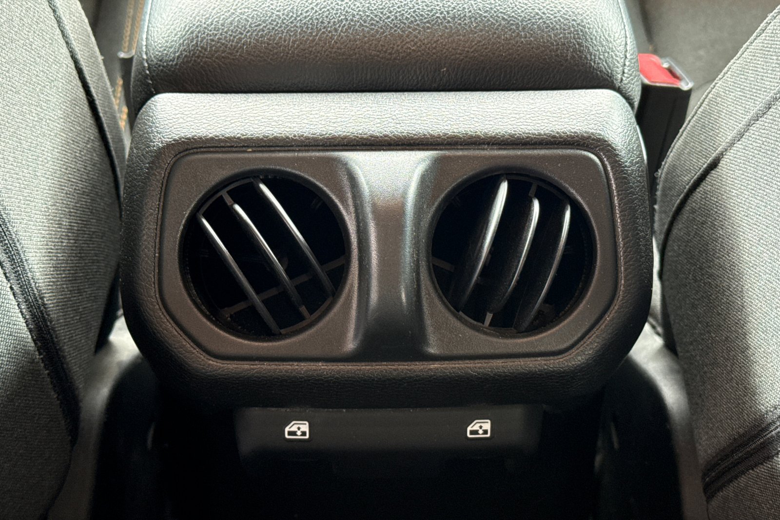Used 2024 Jeep Wrangler Unlimited Sport AWD/4WD image 20