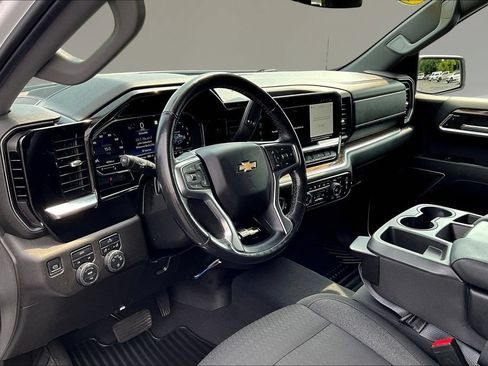Used 2022 Chevrolet Silverado 1500 LT AWD/4WD image 15