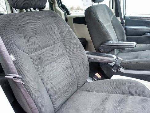 Used 2016 Dodge Grand Caravan SE w/ Quick Order Package 29E SE image 13