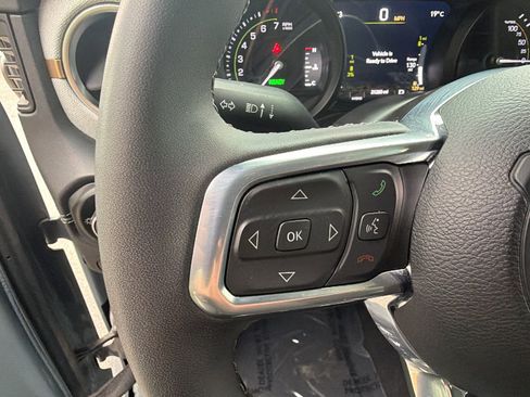 Used 2025 Jeep Wrangler Unlimited Sahara AWD/4WD image 27