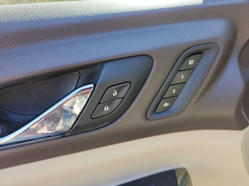 Used 2019 GMC Acadia Denali image 22