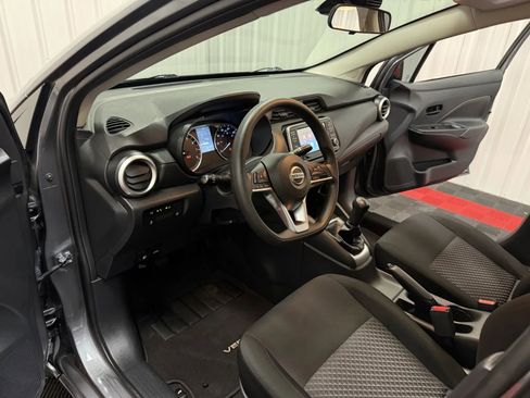 Used 2022 Nissan Versa S FWD image 38