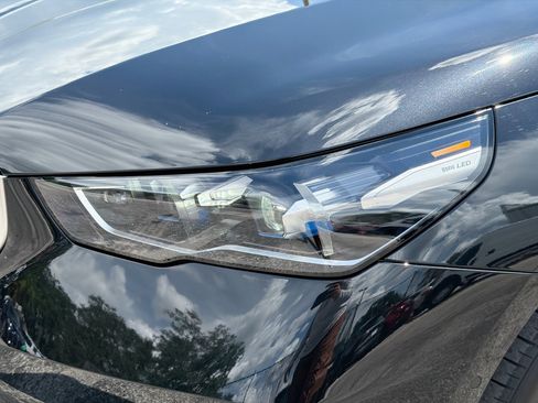 Used 2024 BMW i5 eDrive40i w/ Premium Package RWD image 9