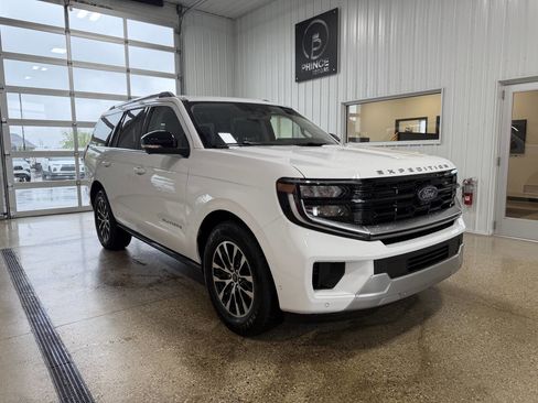 Used 2025 Ford Expedition Platinum AWD/4WD image 6