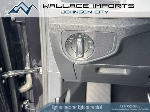 Used 2021 Volkswagen Atlas Cross Sport SE image 34