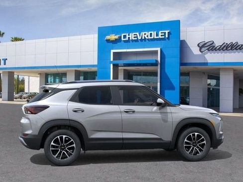 New 2026 Chevrolet TrailBlazer LT w/ LT Cold Weather Package FWD image 3