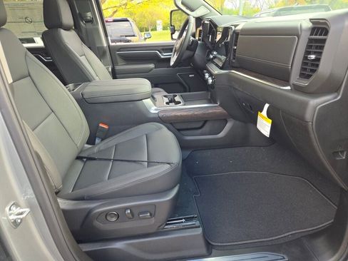 New 2026 GMC Sierra 2500 SLT w/ Max Trailering Package image 9