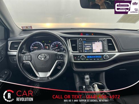 Used 2017 Toyota Highlander Limited w/ Protection Package #3 AWD/4WD image 38