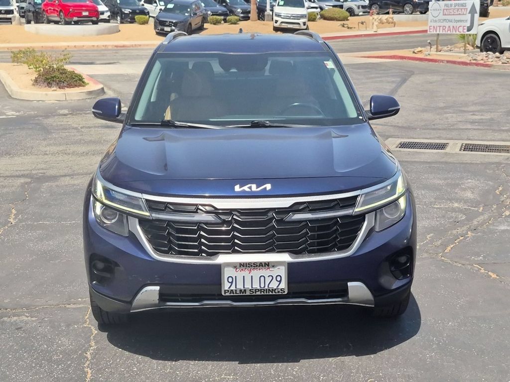 Used 2024 Kia Seltos EX FWD image 7