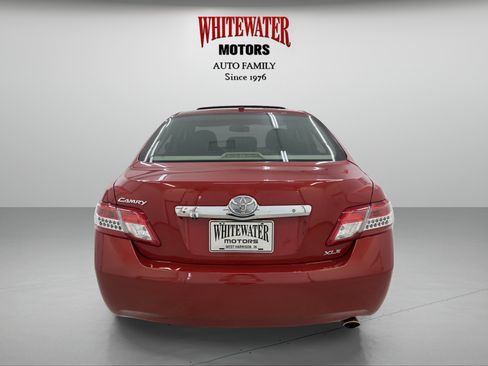 Used 2011 Toyota Camry XLE w/ SE/XLE Extra-Value Pkg FWD image 3