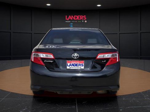 Used 2012 Toyota Camry LE image 3