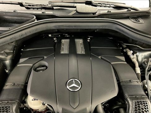 Certified 2019 Mercedes-Benz GLS 450 4MATIC image 31