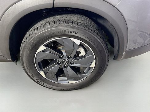 Used 2024 Nissan Rogue SV AWD/4WD image 28