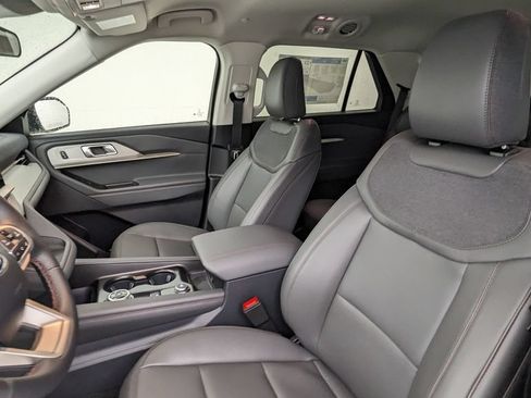 New 2026 Ford Explorer Active w/ Active Comfort Package AWD/4WD image 2