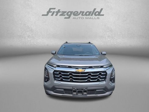 Used 2025 Chevrolet Equinox LT w/ Convenience Package II AWD/4WD image 2
