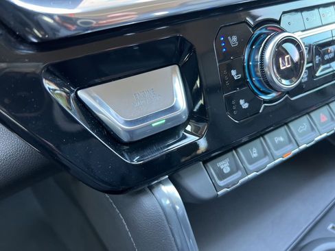 Used 2025 GMC Sierra 3500 Denali w/ Technology Package AWD/4WD image 41
