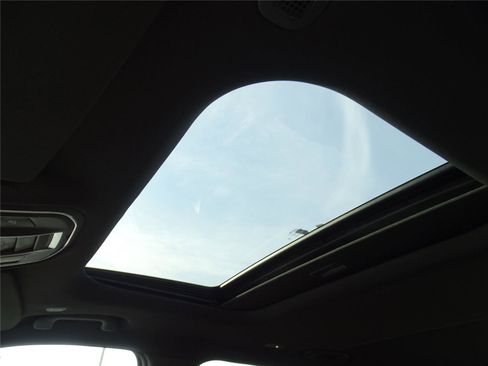 Used 2025 Jeep Grand Cherokee L Altitude image 29