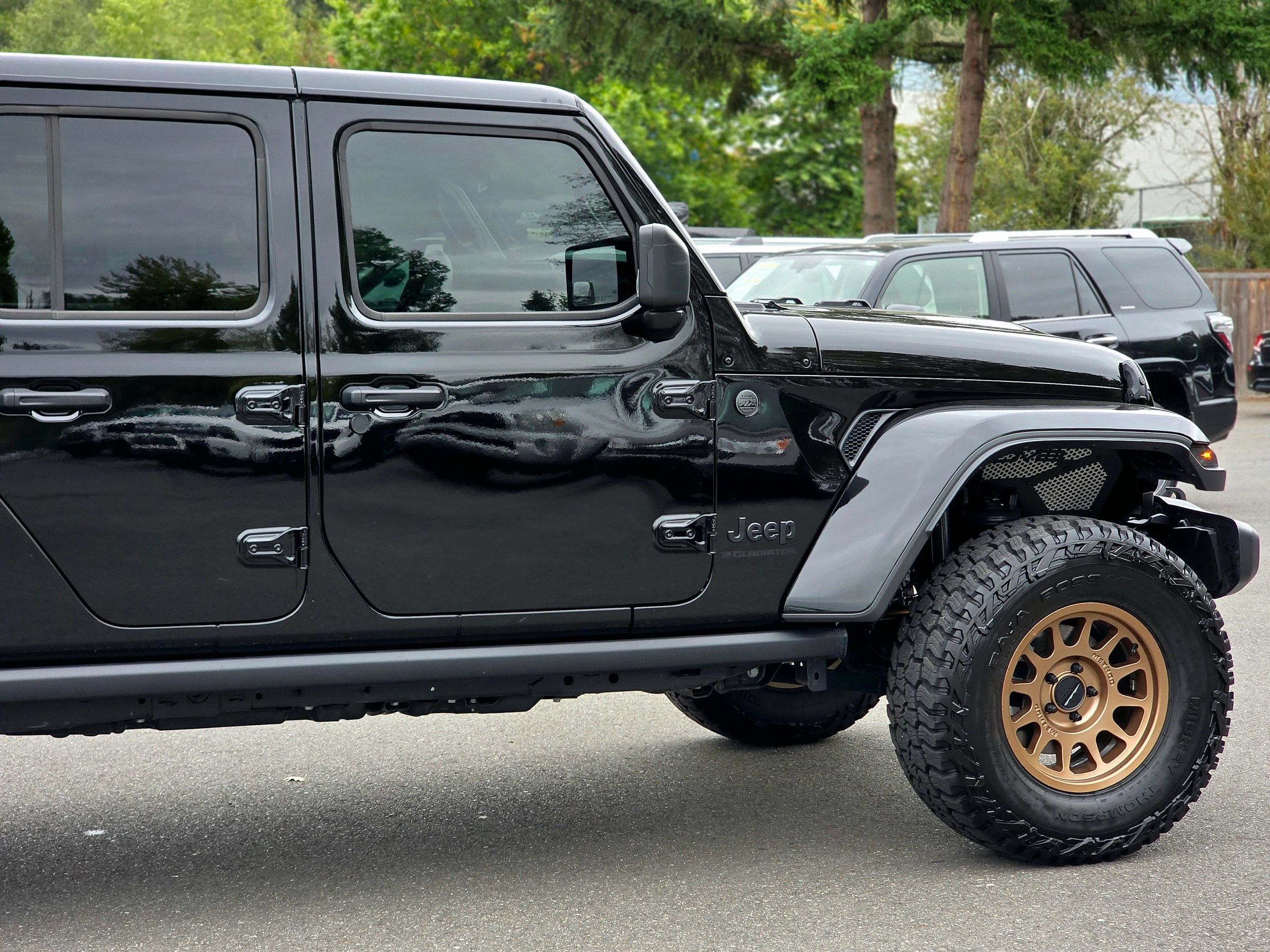 Used 2025 Jeep Gladiator Sport AWD/4WD image 19