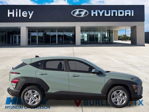 New 2026 Hyundai Kona SE image 3
