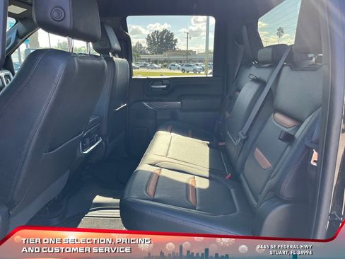Used 2022 GMC Sierra 2500 AT4 image 11