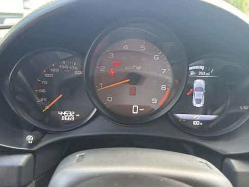 Used 2020 Porsche 718 Cayman GT4 RWD image 10