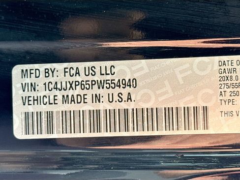 Used 2023 Jeep Wrangler Unlimited Sahara image 28