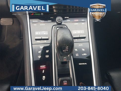 Used 2018 Porsche Panamera 4 image 21