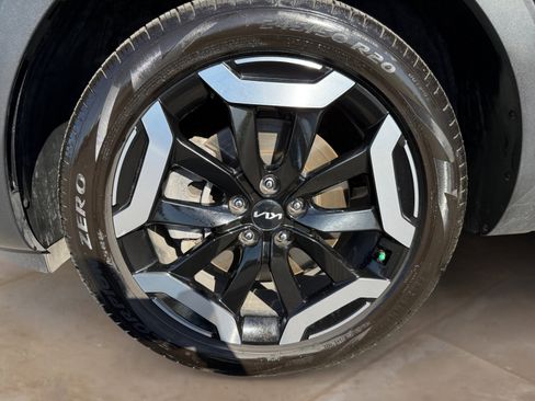 Used 2024 Kia Telluride EX w/ EX Captain's Chair Package FWD image 30