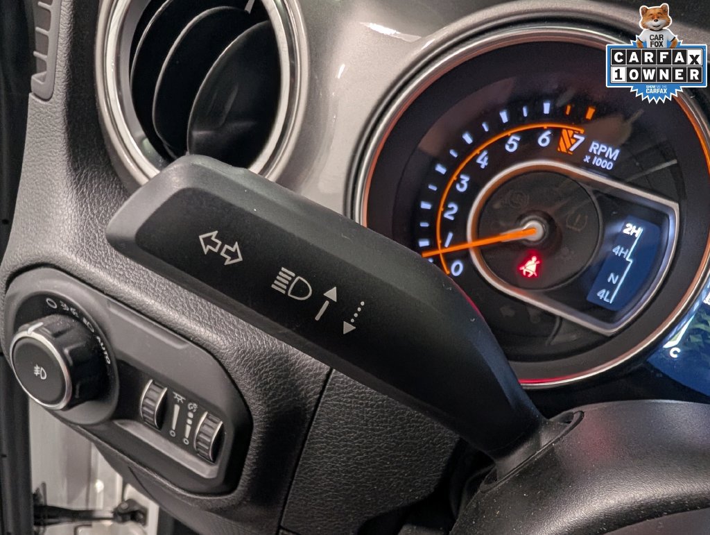 Used 2021 Jeep Wrangler Unlimited Sahara AWD/4WD image 19
