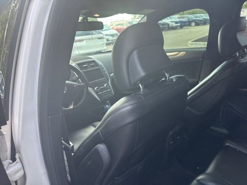 Used 2017 Lincoln MKC Premiere image 21