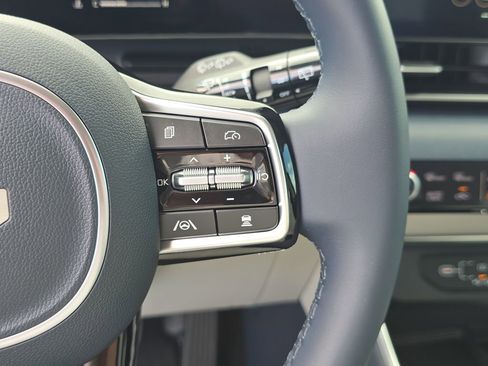 New 2026 Kia Carnival EX FWD image 32